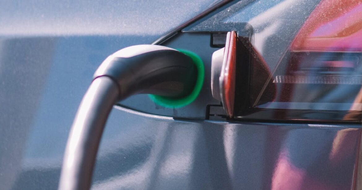 Laddhybrid eller elbil